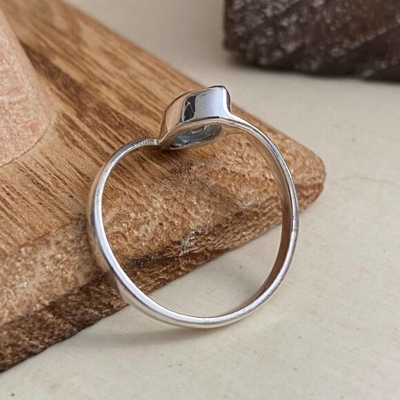 Blue Topaz Sterling Silver Ring Size 8 - Picture 5 of 6